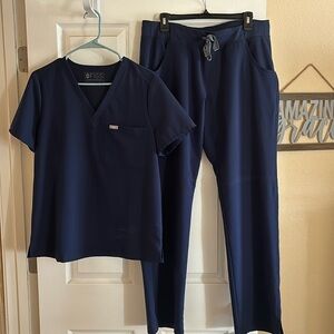 Women’s Figs scrub set, medium top, large tall bottom